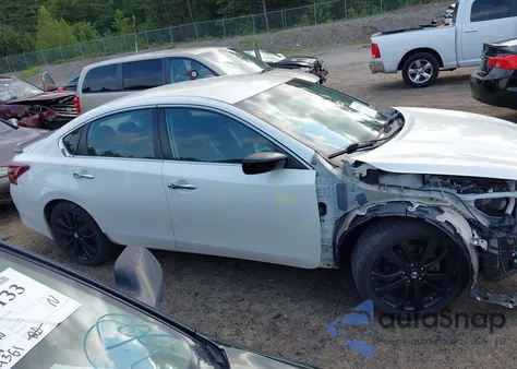 2017 Nissan Altima 2.5/S/Sv/Sl/Sr из США, поврежденный, VIN 1N4AL3AP5HC175143